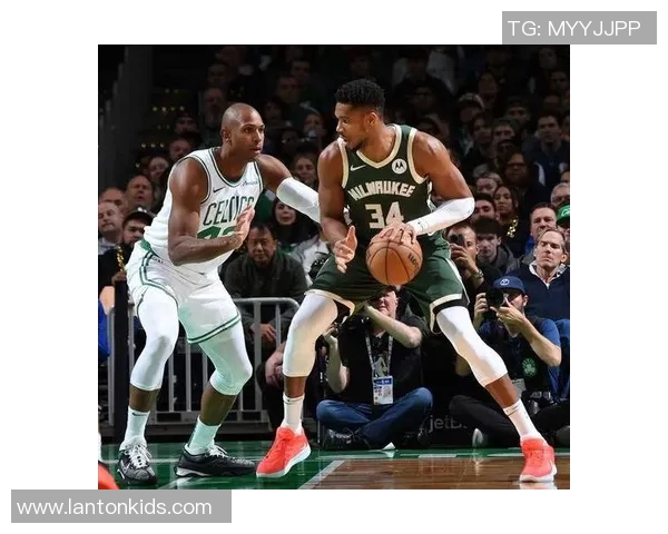 塔图姆与利拉德联手发威绿军逆转雄鹿再创佳绩