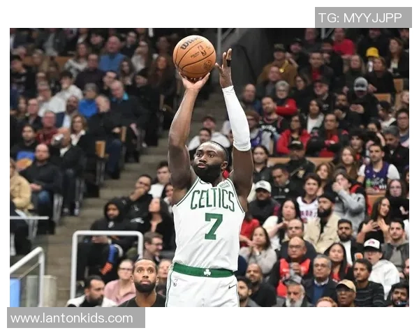 杰伦-布朗：蒂尔曼方方面面都做到了极致 末段表现堪称现象级