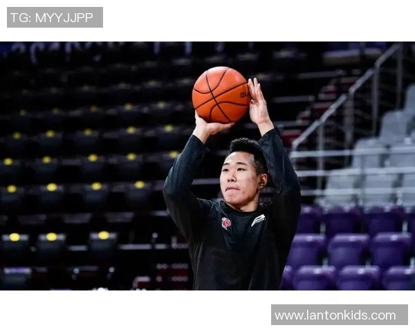 赢麻!CBA官宣:深圳核心贺希宁+史密斯 包揽月最佳球员+外援